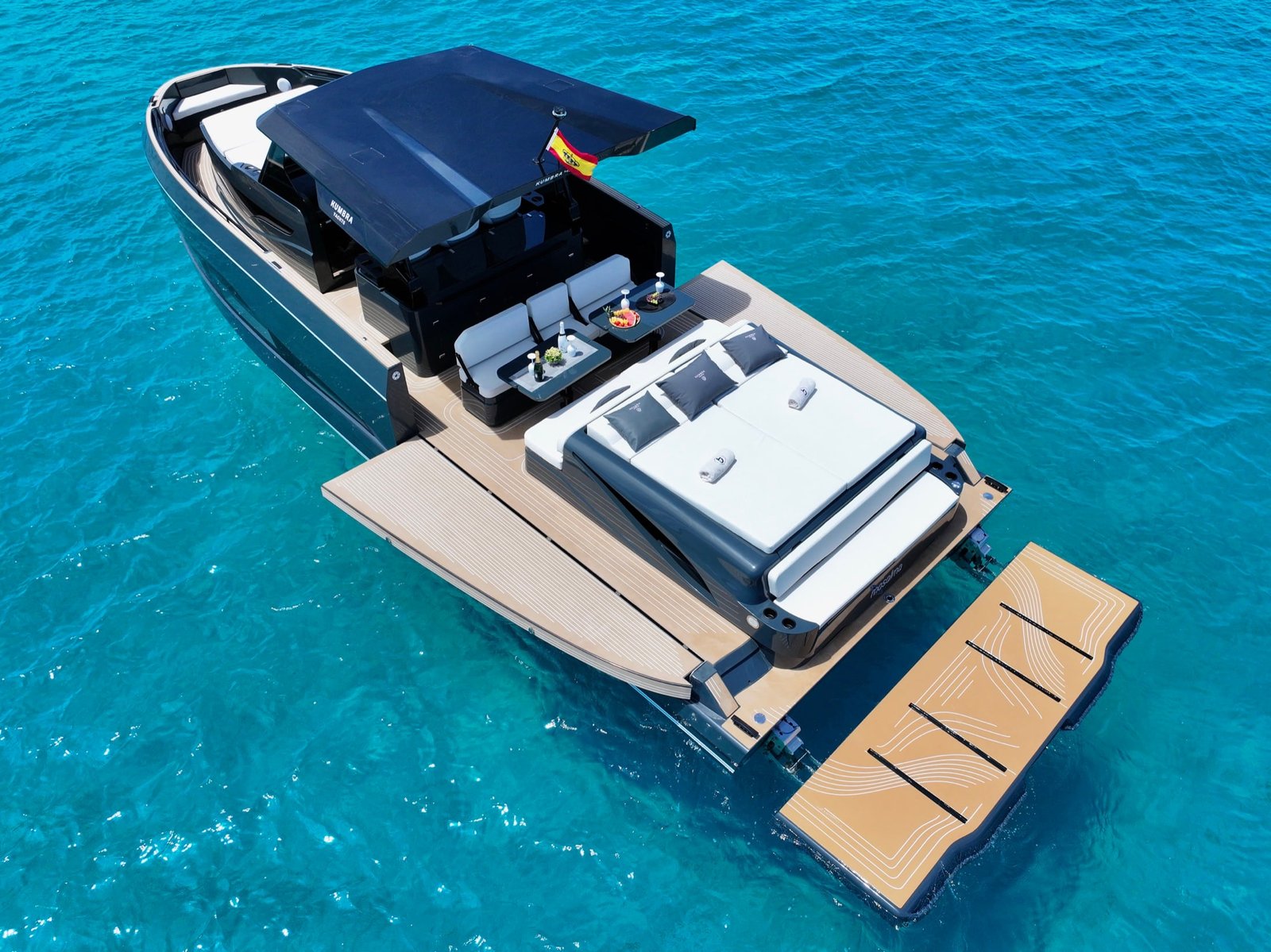 Aerial view of the Kumbra 43 stern terrace with open side platforms